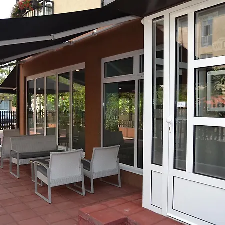 Alex18 Bed & Breakfast Nis