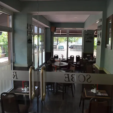 Alex18 Bed & Breakfast Nis