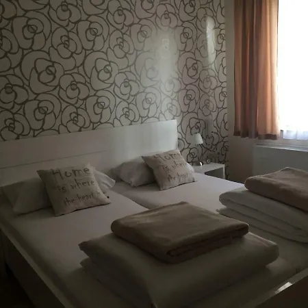 Bed & Breakfast Alex18