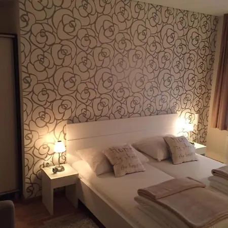 Alex18 Bed & Breakfast