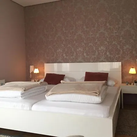 Alex18 فندق مبيت وإفطار Ni