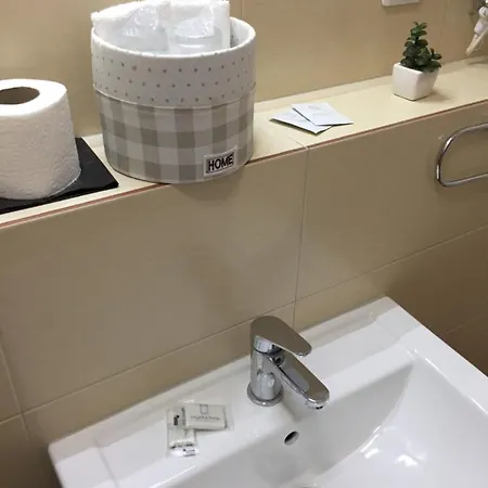 Alex18 فندق مبيت وإفطار 4*